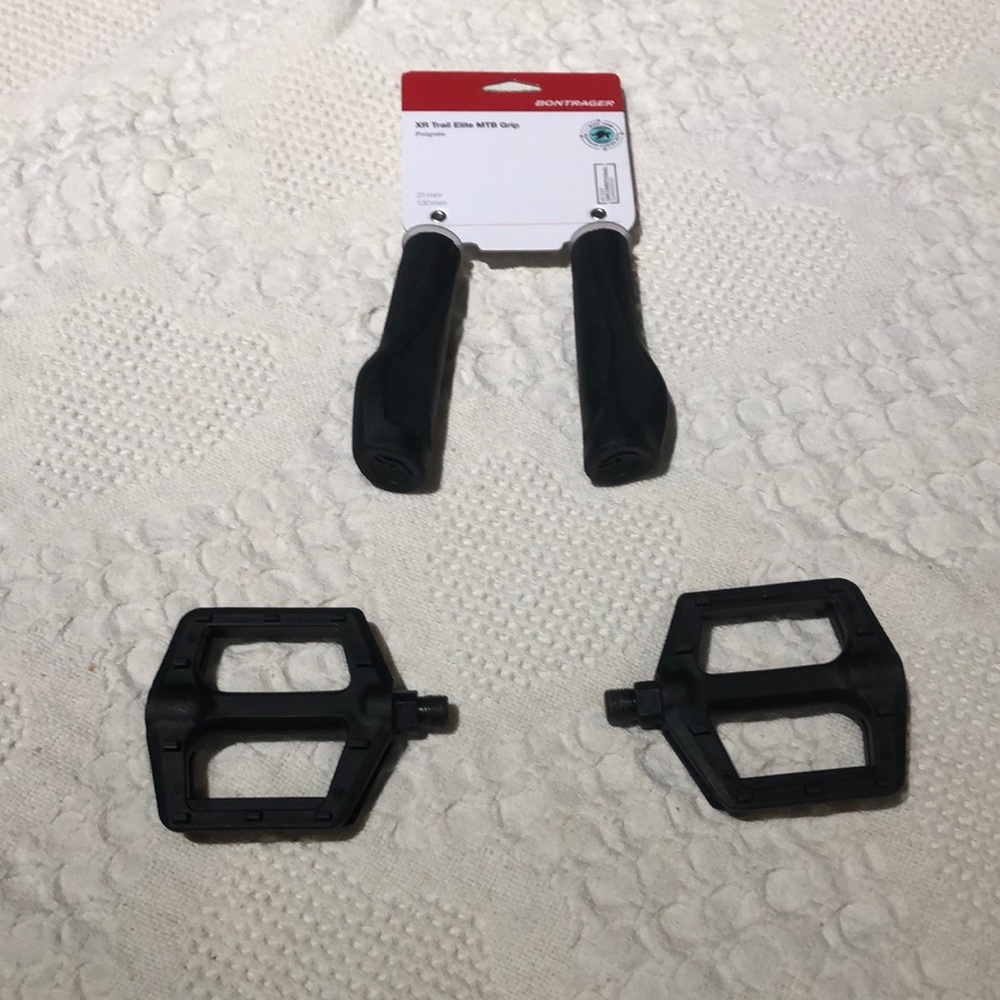 Trail Bike Grips and Pedals